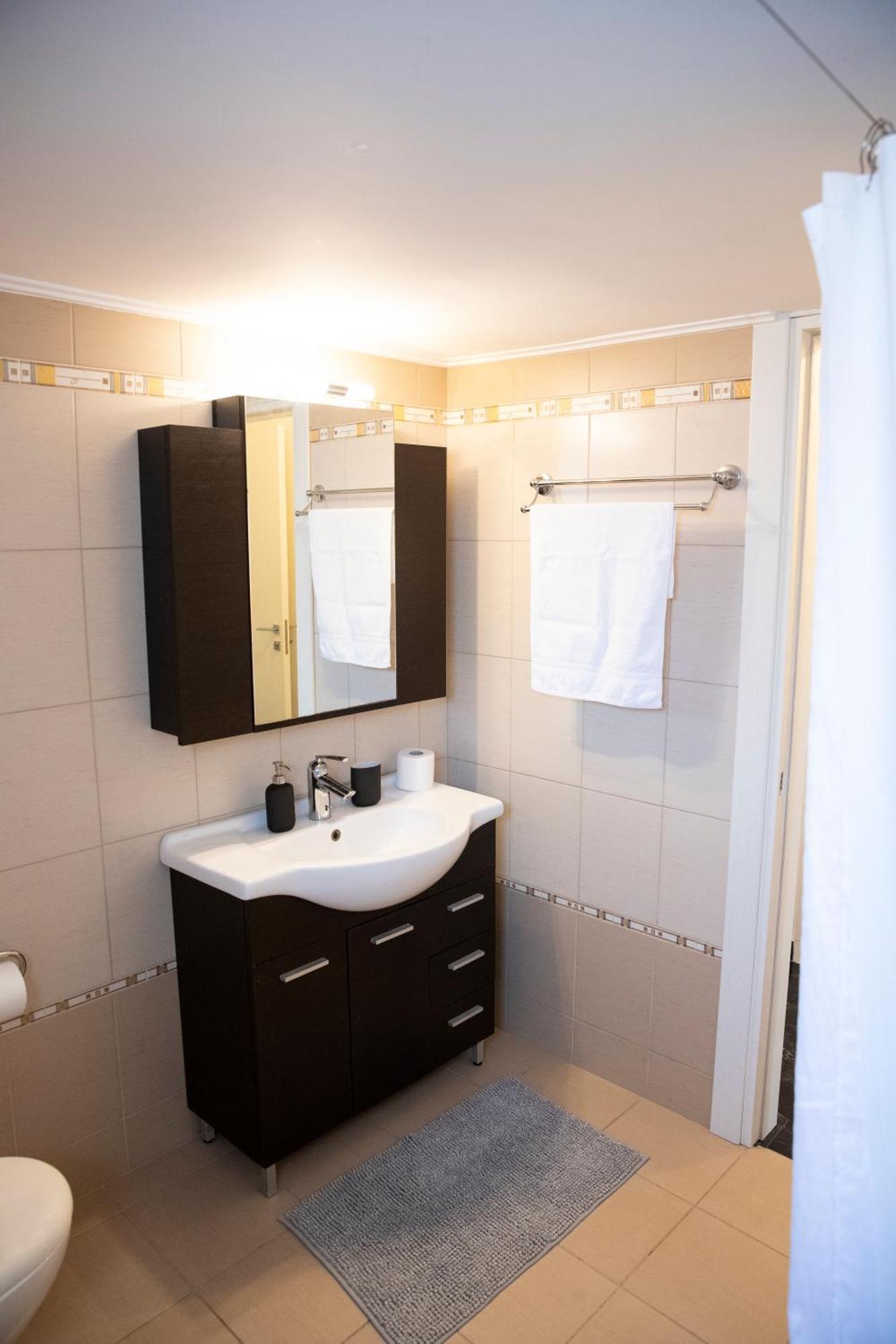 Spacious Glyfada Golf 4Br -Near Beach + Shops Athena Bagian luar foto